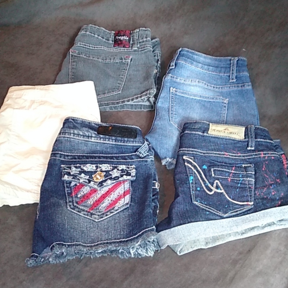 ***SOLD**** Shorts Lot